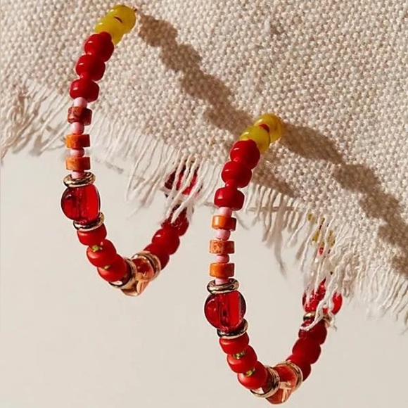 Free People Panama Acrylic Glass Stone Beaded Hoops - Desert/Red - NWT - Picture 1 of 6